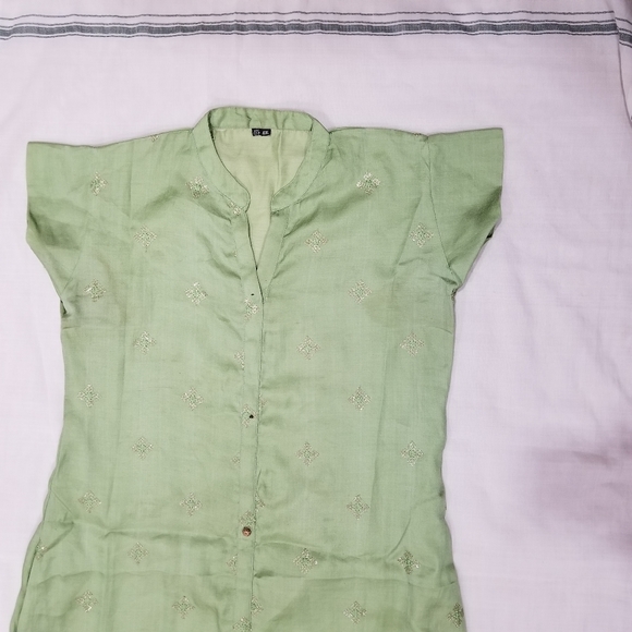 Kurta - Picture 2 of 4